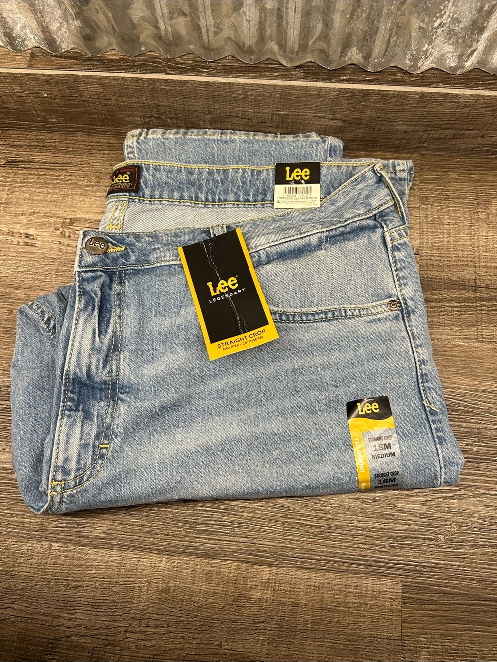 Lee Women’s 18W Light Blue Straight Crop Jeans